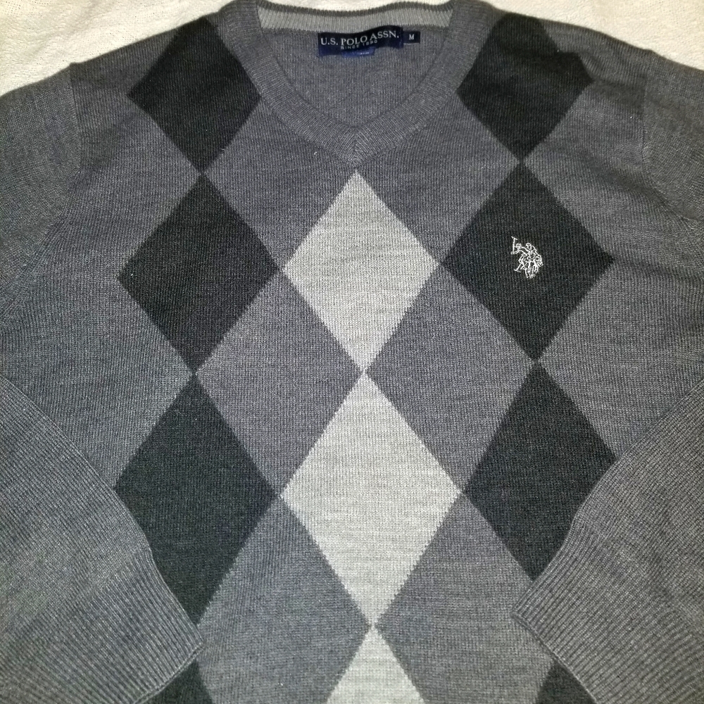 U.S. Polo Assn. gray argyle sweater size medium